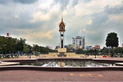 Монумент. Так кхмеры и вьетнамцы отметили окончание раздоров. Фото: А. Гаврилюк