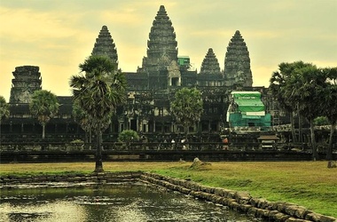 Ангкор Ват. Этот храм, построенный в XII веке, до сих пор остается самым большим культовым сооружением в мире. Фото: А. Гаврилюк