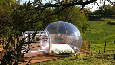 Во Франции разработали прозрачные сферические палатки